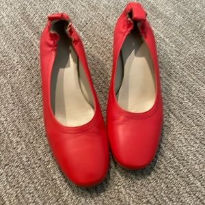 Everlane day heel in red size 10.5 in EUC!